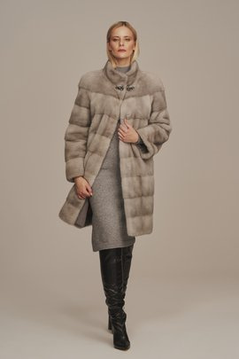 Luxuriöses Nerzmantel Damen, grau mit Stehkragen