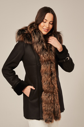 Damen Winter Lammfelljacke mit Kapuze und Fuchsbesatz
